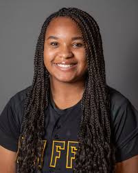 Kendra Mayes's Instagram, Twitter & Facebook