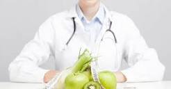 دکتر متخصص تغذیه کیست و چه بیماری‌هایی را درمان می‌کند؟