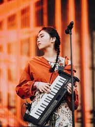 Lagu malam hari isyana sarasvati. Di Balik Tangisan Isyana Sarasvati Nyanyikan Lexicon Di Indonesian Idol X Entertainment Fimela Com