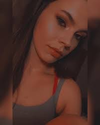 Hope Grubb's Instagram, Twitter & Facebook