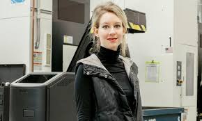 Theranos founder elizabeth holmes leaves the robert f. Elizabeth Holmes Schwindle Bis Du Es Schaffst