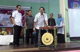 Sumber daya alam adalah sesuatu yang dapat dimanfaatkan untuk kebutuhan dan kepentingan hidup manusia sehingga dapat meningkatkan kesejahteraan dan kelangsungan hidup. Ibu Bapa Guru Tonggak Lahirkan Modal Insan Cemerlang Sarawakvoice Com