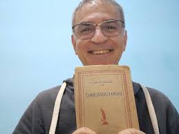 A edição histórica e especial de Dom Casmurro, presente e carinho do amigo  @paulorogeriorocco. Assim, tiram-se as ideias da gaveta, Capitu.