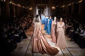 Here's what caught our attention from the virtual front row during paris fashion week. Modetrends News Pariser Modewoche Findet Trotz Corona Statt Gala De