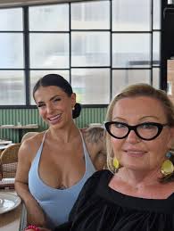 Celebrating the incredible @greenvelvetgarden 🥂💐💖 Cheers to another year  of an amazing woman who came into my life when I was around 5 or so and  truly accepted me as her own.