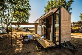 Koleliba Petite Maison Roulante En Bois Cabane Bois Petite Maison Petite Maison Moderne