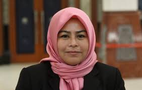 Pekerja yang mendapat bantuan subsidi gaji merupakan yang memiliki gaji di bawah rp 5 juta dan tercatat aktif dalam kepesertaan baca juga: Penangguhan Bayaran Balik Ptptn Dilanjutkan 3 Bulan Lagi Utusan Digital