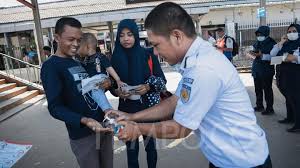 Harga tiket kereta api penataran. Batal Jadi Guarantor Kereta