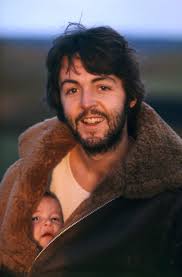 Sir Paul donates dozens of Linda McCartney photos to V&A