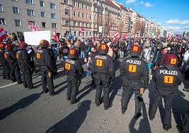 Lehrer im sächsischen zittau wird vom dienst suspendiert. Lkrevf0bg9a3zm
