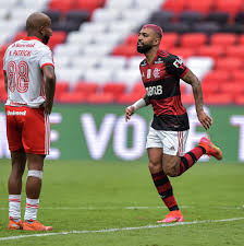 Flamengo is going head to head with internacional starting on 8 aug 2021 at 21:15 utc at estádio do maracanã stadium, rio de janeiro city, brazil. Flamengo Vira Sobre O Inter E Fica A Uma Vitoria Do Titulo Do Brasileiro 21 02 2021 Uol Esporte