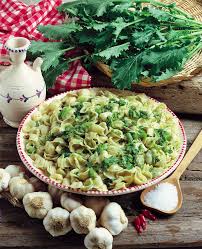 C'è chi le ama al naturale, semplicemente cotte al vapore o bollite e condite con olio, sale e limone. Pasta Con Le Cime Di Rapa Tutte Le Ricette La Cucina Italiana