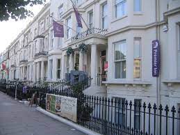 Kensington (olympia) i̇stasyonu yakınındaki oteller. View Of The Entrance Picture Of Premier Inn London Kensington Olympia Hotel Tripadvisor