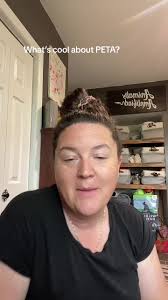 #stitch with @TODAY most of us would say nothing is cool about PETA.  Excellent pivot and eay to embrace the similarities. #zookeeperproblems  #communication #