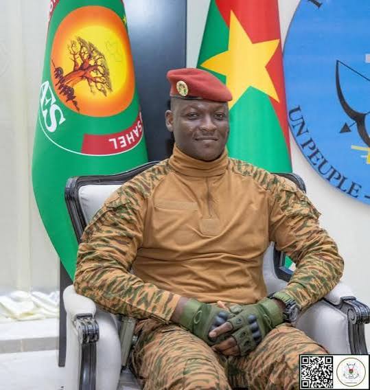 AES: le capitaine Ibrahim Traoré nouveau président - Wakat Séra