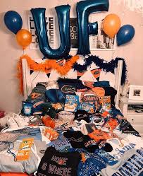 Tag Your Friends In This Post If You Want Them To Decorate Your Room Like This On Saturday Shop Do College Announcements College Acceptance College Aesthetic