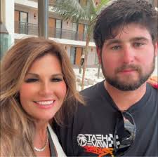 10/10 recommend 'The Hunting Wives'