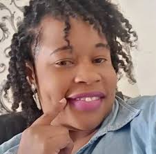 MISEMO YA WIVU 😂😅😅 1. Mimi siwezi buy gari na loan, 2. Huyo bibi yake ni  mkubwa sana kumliko, ni pesa aliona, 3. Gari ni mabati tu!, 4. iPhones are  overrated, simu