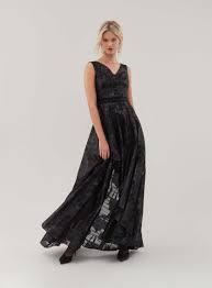 Dámské pouzdrové společenské šaty s dlouhým rukávem v magické tmavě modré barvě<br /><br>šaty mají transparentní dekolt a rukávy, na zadní straně sponu a detail odhalených zad<br /><br>jsou ušité z elastického saténu a zapínají se na zadním díle na skrytý zip<br /><br>kombinujte s krátkým blejzrem ze stejného materiálu a noste s botami na podpatku<br /><br. Pietro Filipi Dress De6908306uoa