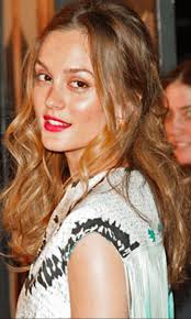 Ang blonde na si Blair at ang brunette na si Serena ay parang nakatingin sa  isang bizarro world! : r/GossipGirl