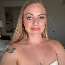 Alyssa Stauffer's Instagram, Twitter & Facebook