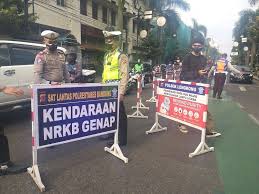 Seperti diketahui, kota bogor kembali memberlakukan sistem ganjil genap guna membatasi aktivitas warga. Aturan Lengkap Sistem Ganjil Genap Di Kota Bandung Ayo Bandung