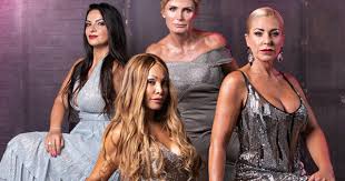 Een privégesprek voer je niet op het werk achter een micro. Exotische Luxe En Veel Bling Bling In Monacovrouwen