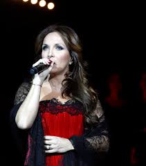 Elle a souvent été impliquée dans les causes humanitaires. Le Retour De Notre Dame De Paris En Images