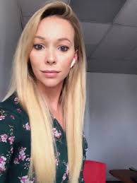 Catherine Leoni's Instagram, Twitter & Facebook