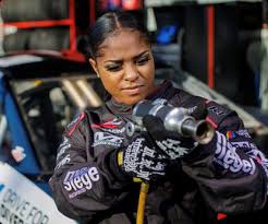Nascar pit crew tryouts with the credit one bank #42 & chip ganassi racing. Changing The Narrative Meet The First Black Female Pit Crew Member For Nascar Wjla