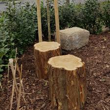 Sitzblock Aus Stammholz Baumscheibe Gotterbaum In 2020 Gartenbau Galabau Landschaftsbau