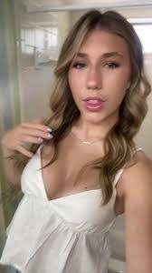 Carly Emerson's Instagram, Twitter & Facebook