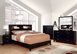 The deep wooden grain patterns on the headboard and footboard exudes elegance. Furniture Of America Gerico I Enrico I 4pc Platform Bedroom Set In Espresso