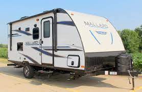 Travel trailers under 4500 lbs. Travel Trailers That Weigh 4 500 Pounds Or Less That Are Perfect For Families Camping World