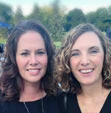 Donna Hofer's Instagram, Twitter & Facebook