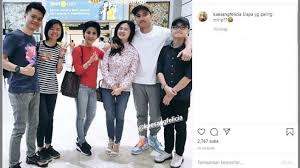 Ia mengunggah sebuah foto dengan quotes mengenai keberanian untuk berbicara dan. Calon Mertua Kaesang Disebut Mirip Veronica Tan Ini Sosoknya