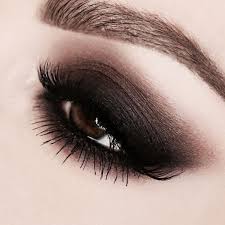 Vrykolach Adli Kullanicinin Beauty Marks Panosundaki Pin Siyah Eyeliner Kanatli Goz Makyaji Siyah Makyaj