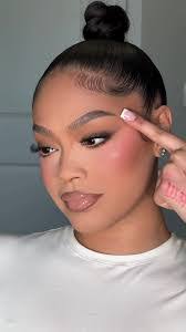 Tara Burnett's Instagram, Twitter & Facebook