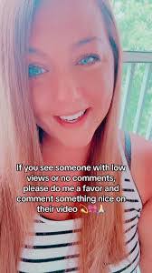 Lauren Hoag's Instagram, Twitter & Facebook