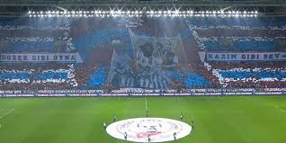 Şarkılarla aramızdan geçerken en sevdalı yanımız oldun… Trabzonspor Taraftarindan Cemil Usta Ve Kazim Koyuncu Ya Selam Dozer Gibi Oyna Kazim Gibi Sev Diken