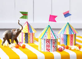 Zirkus Zelte Diy Basteln Mit Kindern Kindergeburtstag Produziert Fur Tambini De Zirkus Geburtstag Thema Zirkus Dekorationen Zirkusparty
