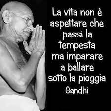 È stupendo scoprire come dentro di noi vive un'anima che possiede delle matite speciali, capaci di. 3 Quotes Citazioni Frasi Pensieri Citazioni Citazioni Sagge Frasi Di Gandhi