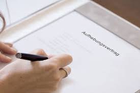 Bei der bitte um einen aufhebungsvertrag musst du keinen grund angeben, es kann dennoch hilfreich sein, um deinen arbeitgeber zum zustimmen zu sollten sie einem aufhebungsvertrag nicht zustimmen, kündige ich meinen arbeitsvertrag unter einhaltung der frist zum xy. Aufhebungsvertrag Vorsicht Mit Der Kundigungsfrist Www Dr Drees Com