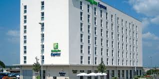 There is a fitness center for all the people who can't imagine their lives without sport. Holidayinn Express Schwabach