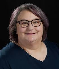 Lorrie Lund's Instagram, Twitter & Facebook