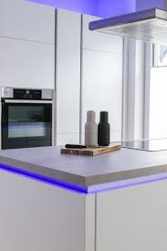 Diy Idee Fur Die Kuche Indirekte Beleuchtung Led Lichtleiste Led Stripes Led