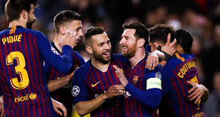 Malgré l'espoir, lyon a craqué en fin de match et laisse le fc barcelone filer en quarts de finale de la ligue des champions grâce à un doublé de lionel messi, et des buts de gérard piqué, philippe coutinho et ousmane dembélé. Barca Lyon Ol 5 1 Messi Crucifie Les Gones