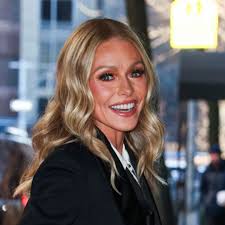 Tamara Mellon and Agyness Deyn to move in with loves