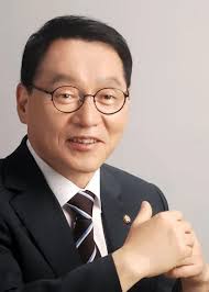 Lee Un-ryong (politician)