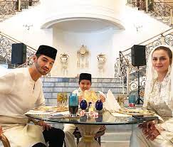 Juliana + tengku adeq's wedding was filled with joy and laughter. Oh Media Tahniah Kepada Pelakon Dan Pengacara Cantik Facebook